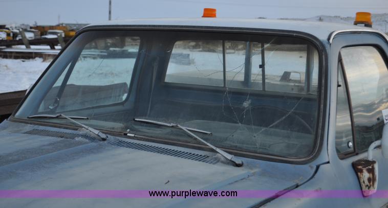 image for item C3329 1983 Chevrolet Scottsdale C20 pickup truck