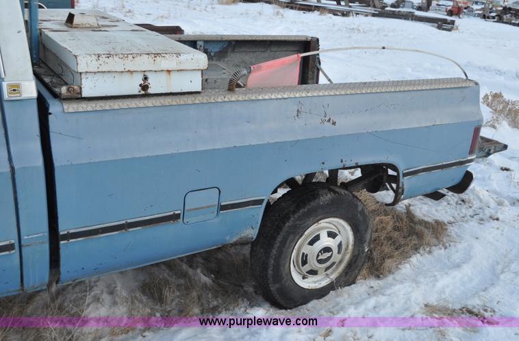 image for item C3329 1983 Chevrolet Scottsdale C20 pickup truck