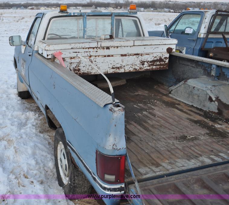 image for item C3329 1983 Chevrolet Scottsdale C20 pickup truck