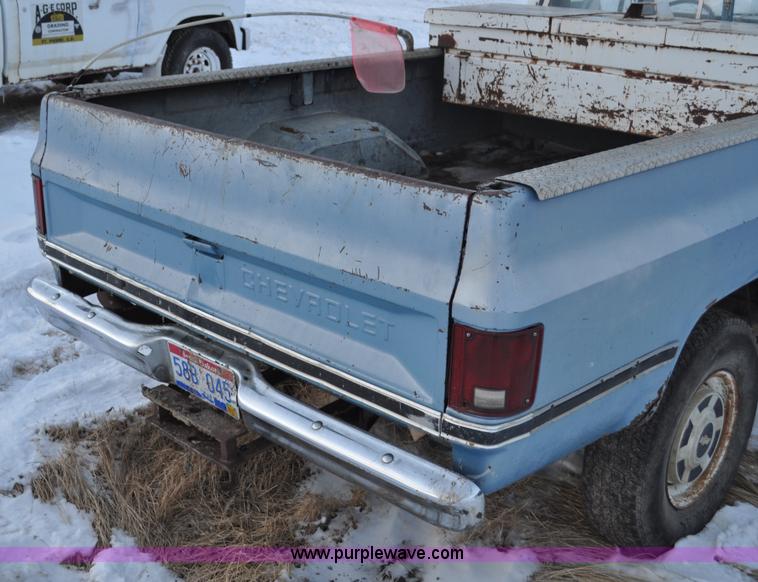 image for item C3329 1983 Chevrolet Scottsdale C20 pickup truck