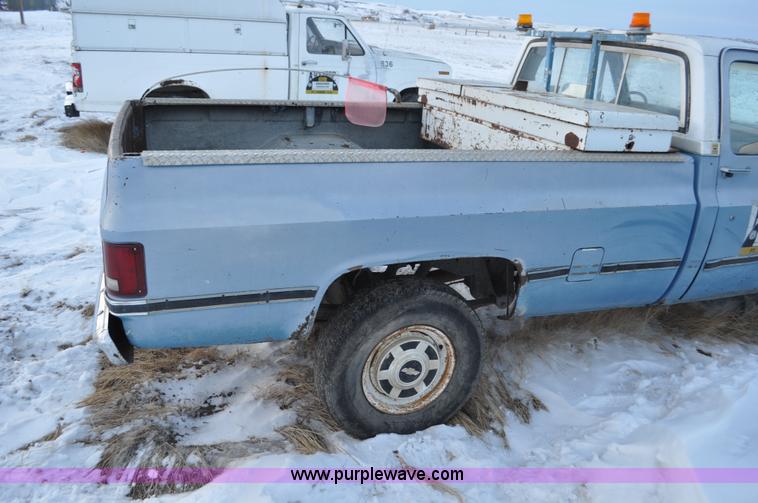 image for item C3329 1983 Chevrolet Scottsdale C20 pickup truck