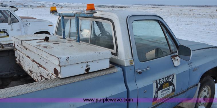 image for item C3329 1983 Chevrolet Scottsdale C20 pickup truck