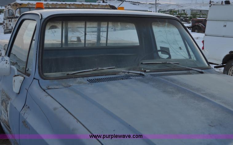 image for item C3329 1983 Chevrolet Scottsdale C20 pickup truck