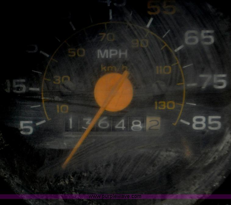 image for item C3329 1983 Chevrolet Scottsdale C20 pickup truck