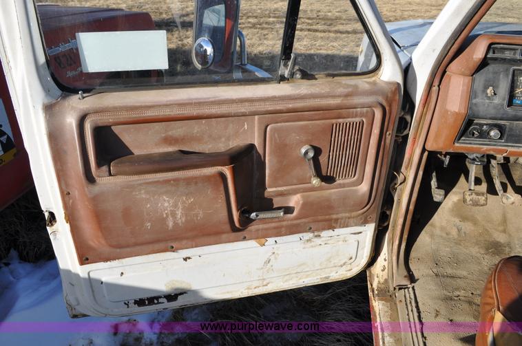 image for item C3330 1982 Ford F250 utility bed truck