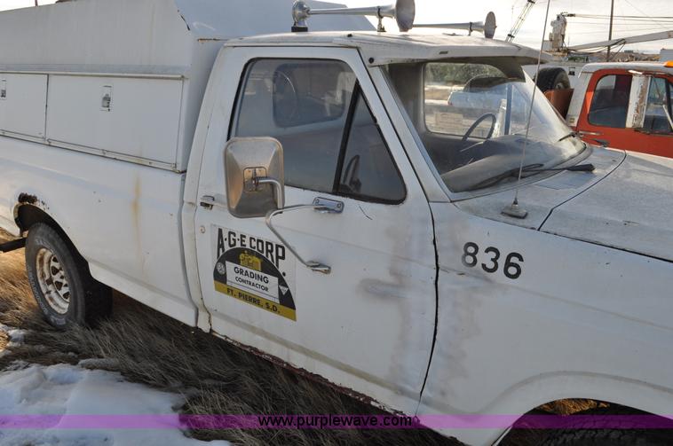 image for item C3330 1982 Ford F250 utility bed truck