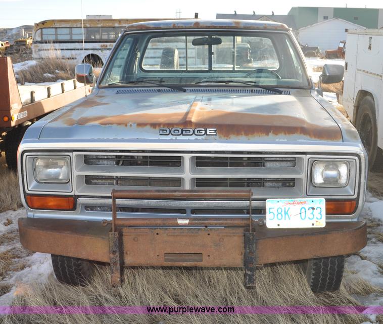 image for item C3332 1989 Dodge W250 pickup truck