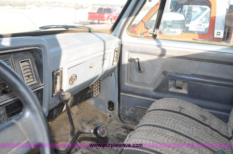 image for item C3332 1989 Dodge W250 pickup truck