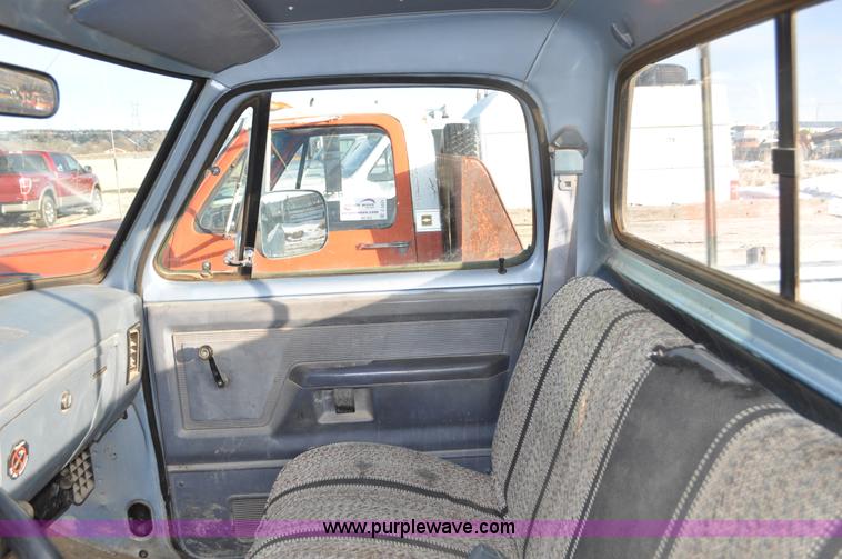 image for item C3332 1989 Dodge W250 pickup truck