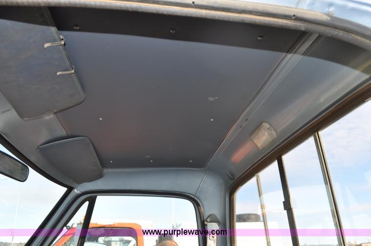 image for item C3332 1989 Dodge W250 pickup truck