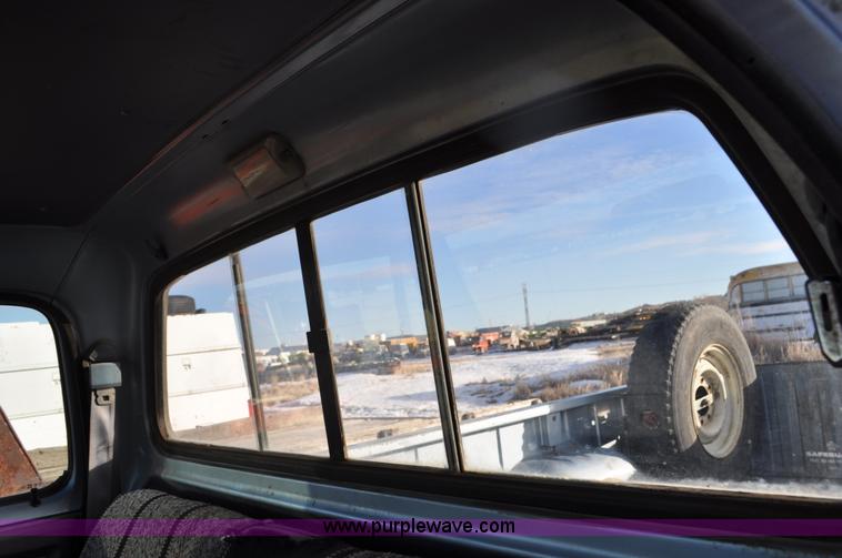 image for item C3332 1989 Dodge W250 pickup truck