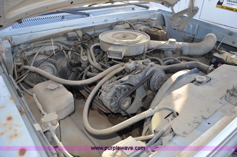 image for item C3332 1989 Dodge W250 pickup truck