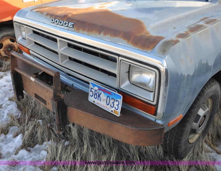 image for item C3332 1989 Dodge W250 pickup truck