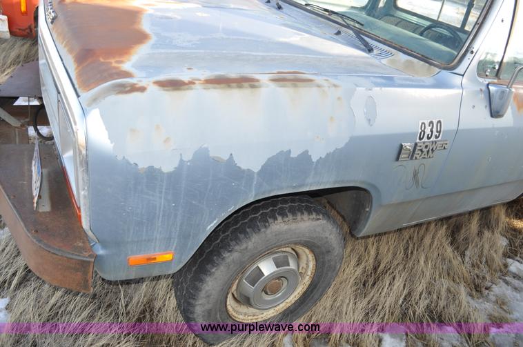 image for item C3332 1989 Dodge W250 pickup truck