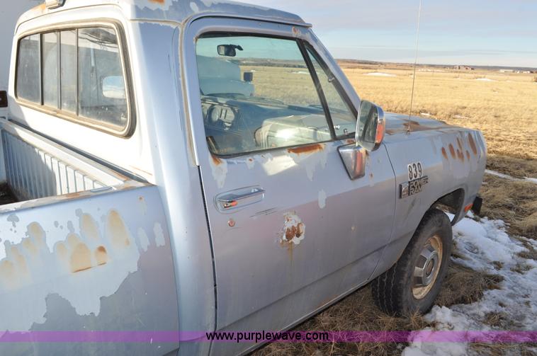 image for item C3332 1989 Dodge W250 pickup truck