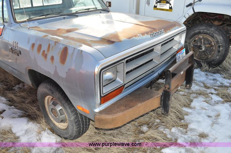 image for item C3332 1989 Dodge W250 pickup truck
