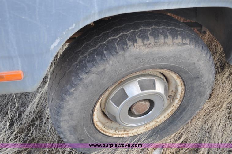 image for item C3332 1989 Dodge W250 pickup truck