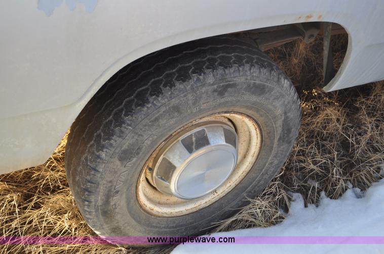 image for item C3332 1989 Dodge W250 pickup truck