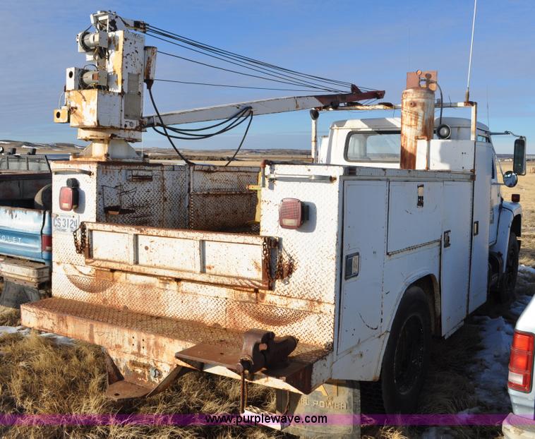 image for item C3333 1979 IHC S1824 utility bed truck