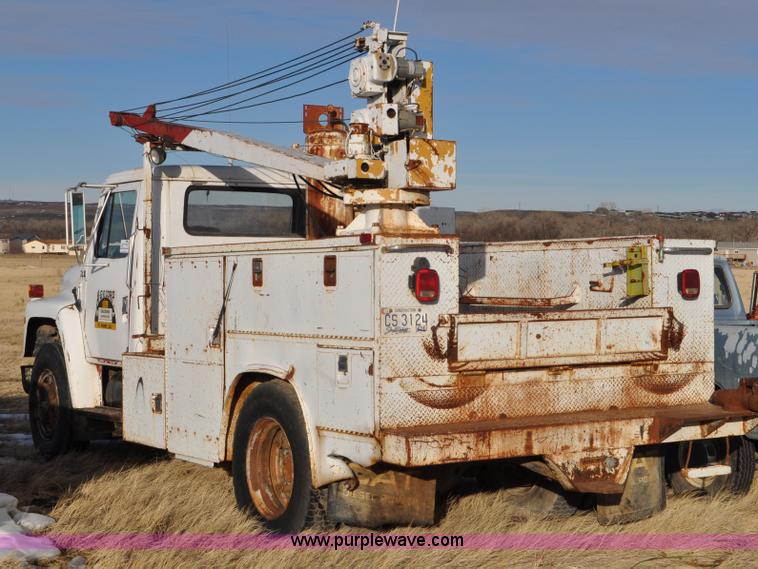 image for item C3333 1979 IHC S1824 utility bed truck