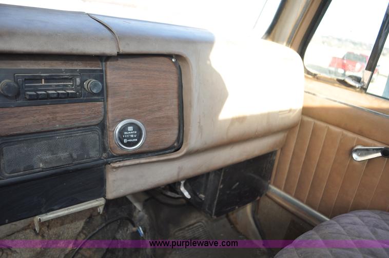 image for item C3333 1979 IHC S1824 utility bed truck