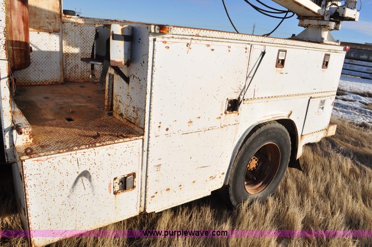 image for item C3333 1979 IHC S1824 utility bed truck