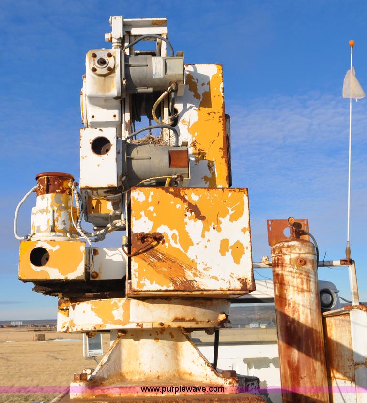 image for item C3333 1979 IHC S1824 utility bed truck