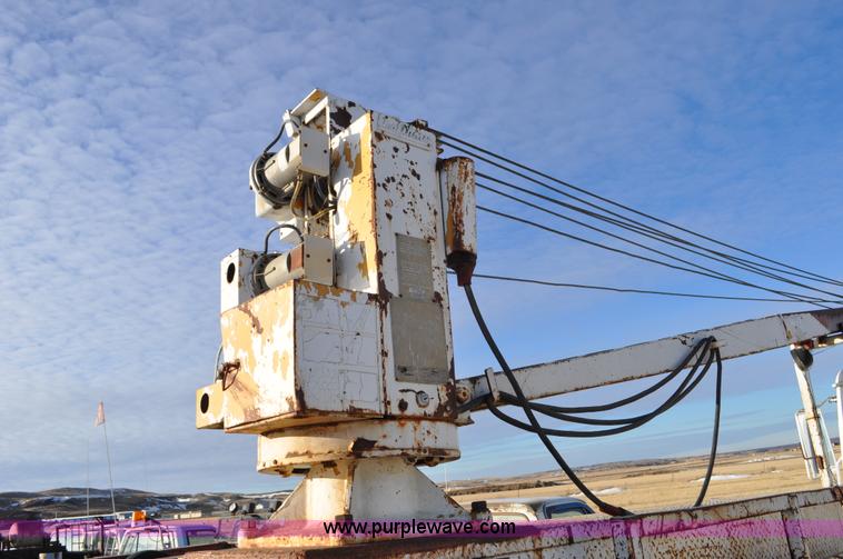 image for item C3333 1979 IHC S1824 utility bed truck