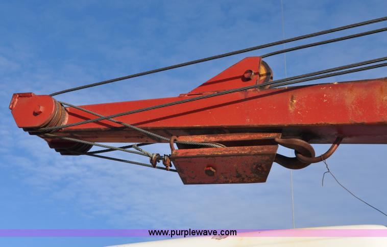 image for item C3333 1979 IHC S1824 utility bed truck