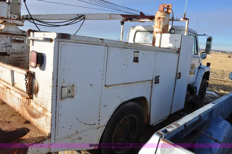 image for item C3333 1979 IHC S1824 utility bed truck