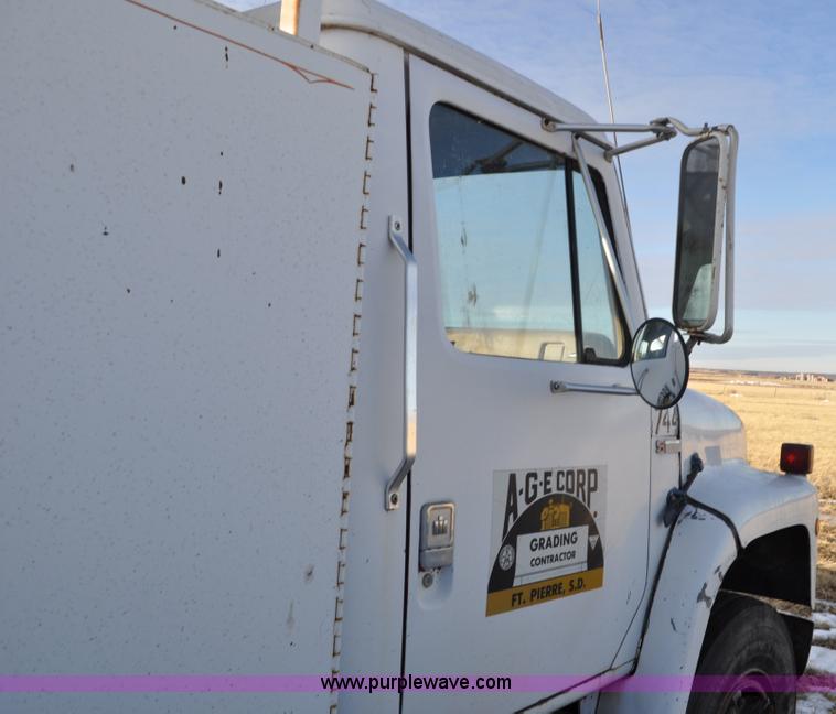 image for item C3333 1979 IHC S1824 utility bed truck