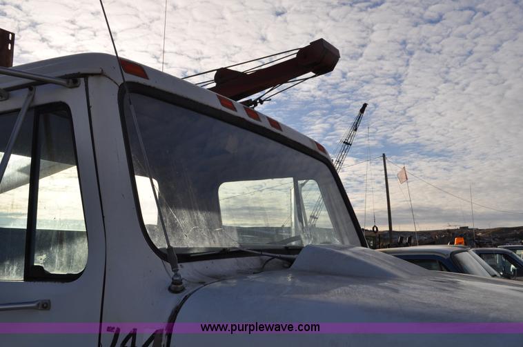 image for item C3333 1979 IHC S1824 utility bed truck