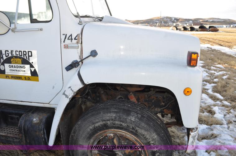 image for item C3333 1979 IHC S1824 utility bed truck