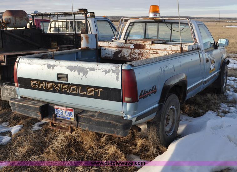 image for item C3336 1989 Chevrolet Scottsdale 2500 pickup truck