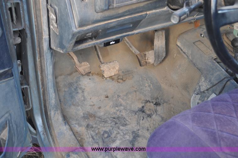 image for item C3336 1989 Chevrolet Scottsdale 2500 pickup truck