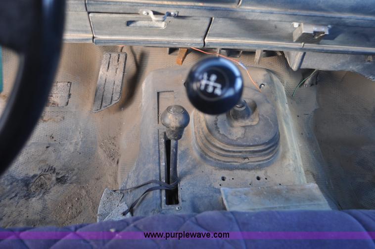 image for item C3336 1989 Chevrolet Scottsdale 2500 pickup truck