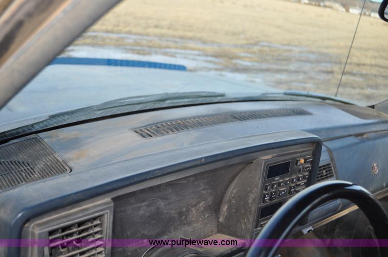 image for item C3336 1989 Chevrolet Scottsdale 2500 pickup truck