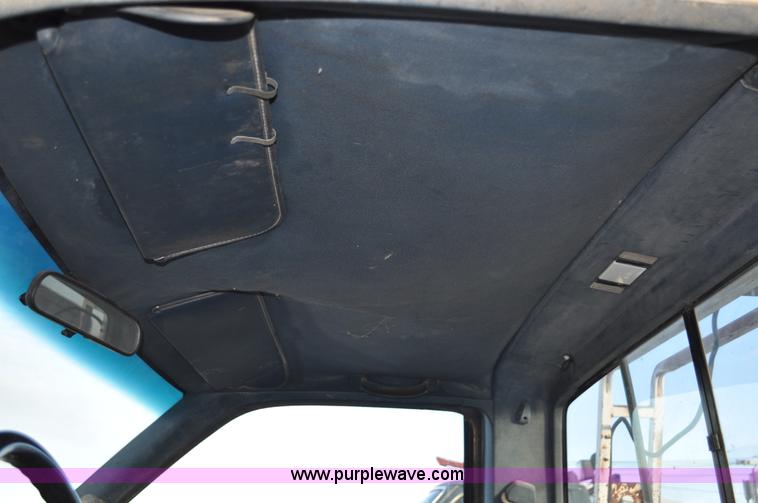 image for item C3336 1989 Chevrolet Scottsdale 2500 pickup truck