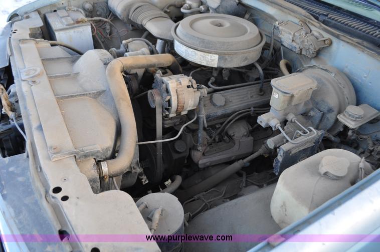 image for item C3336 1989 Chevrolet Scottsdale 2500 pickup truck