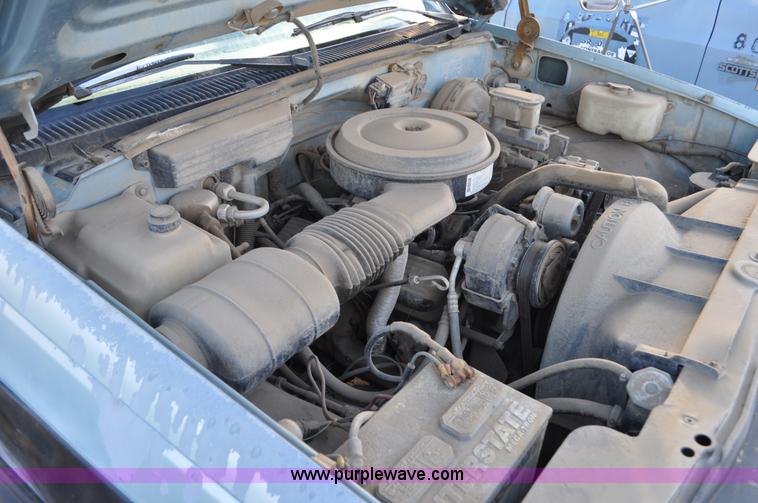 image for item C3336 1989 Chevrolet Scottsdale 2500 pickup truck