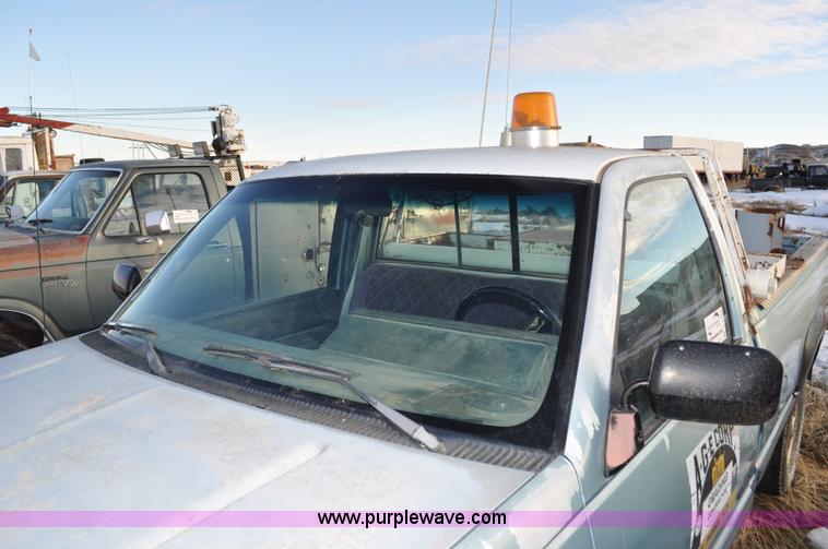 image for item C3336 1989 Chevrolet Scottsdale 2500 pickup truck