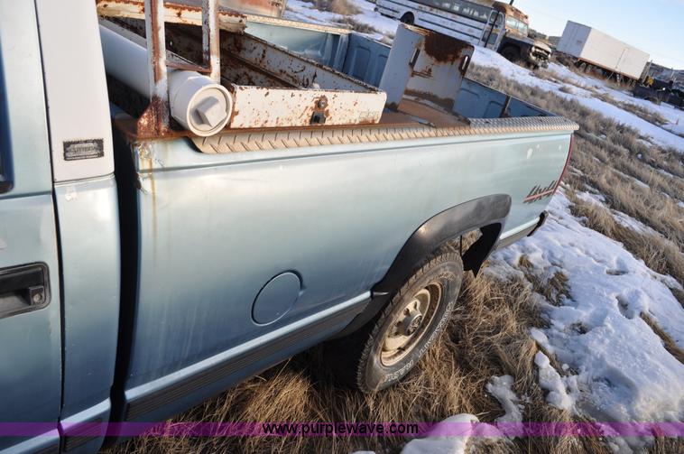 image for item C3336 1989 Chevrolet Scottsdale 2500 pickup truck