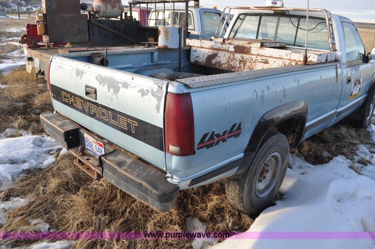 image for item C3336 1989 Chevrolet Scottsdale 2500 pickup truck