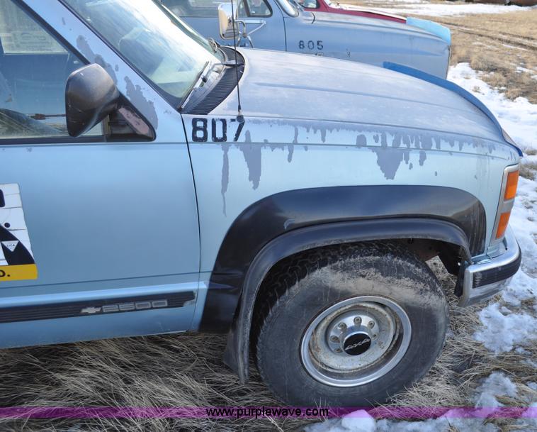 image for item C3336 1989 Chevrolet Scottsdale 2500 pickup truck