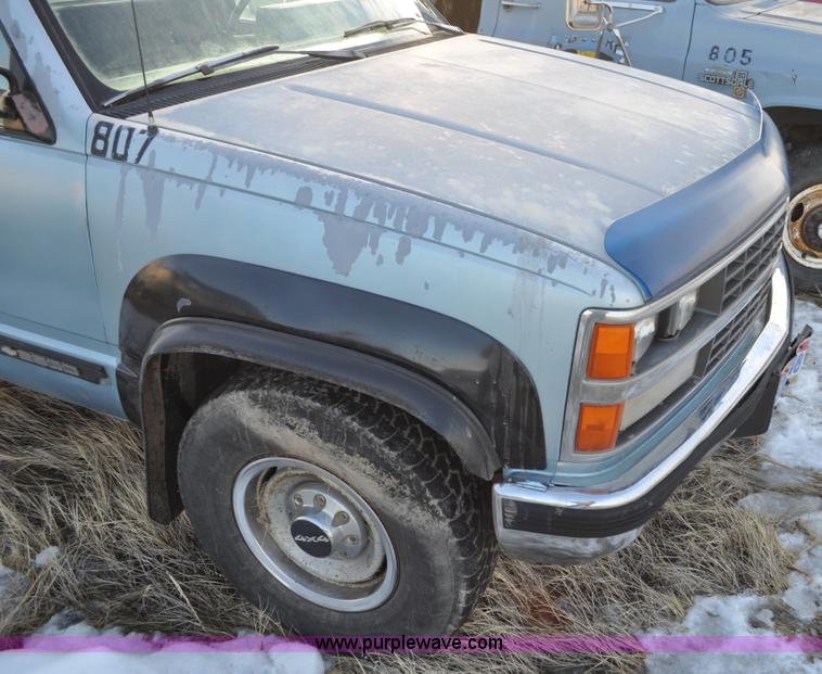 image for item C3336 1989 Chevrolet Scottsdale 2500 pickup truck