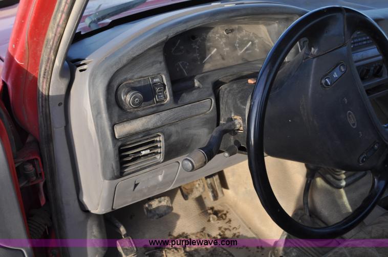 image for item C3338 1995 Ford F250 pickup truck