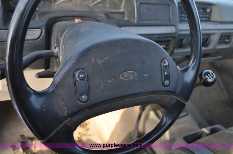 image for item C3338 1995 Ford F250 pickup truck