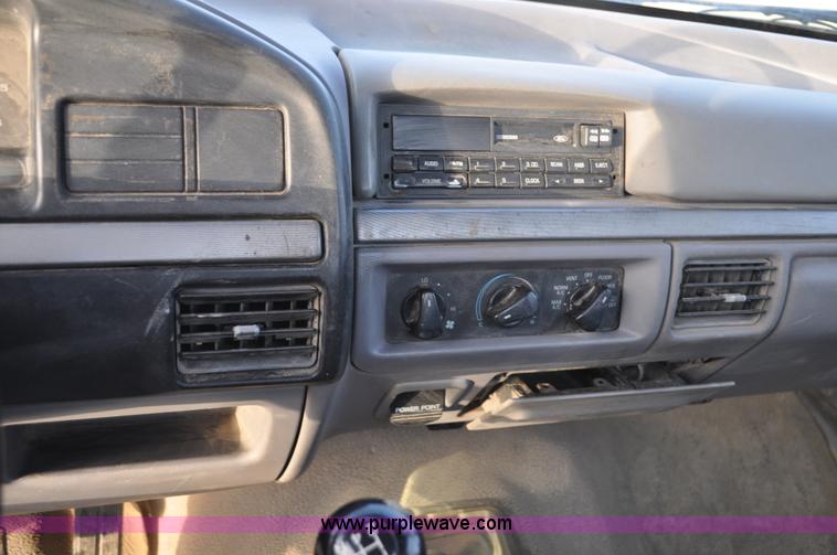 image for item C3338 1995 Ford F250 pickup truck