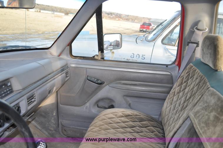 image for item C3338 1995 Ford F250 pickup truck