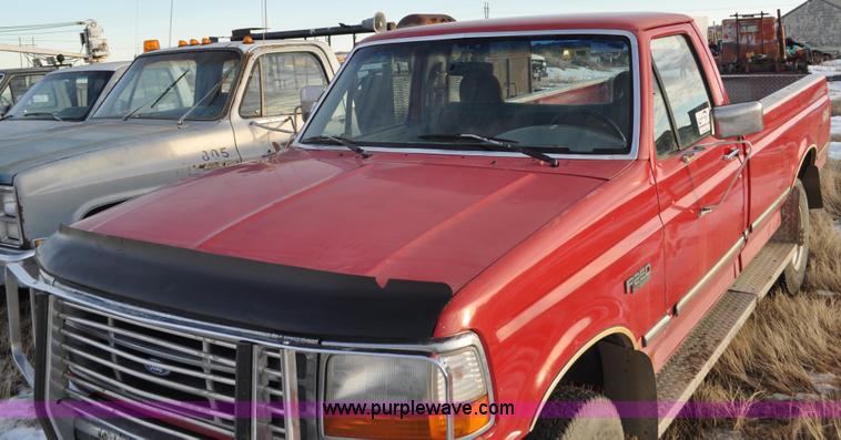 image for item C3338 1995 Ford F250 pickup truck